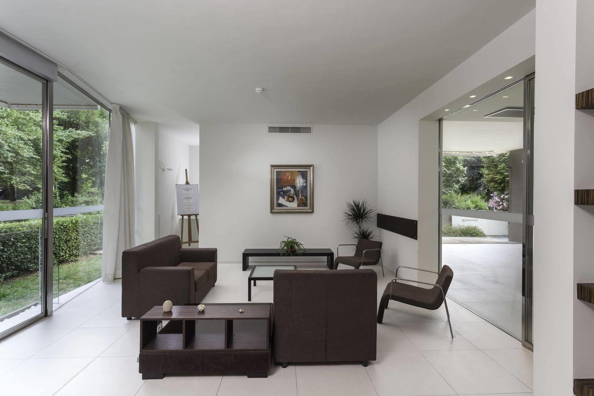 Residence Delfina Rimini Zewnętrze zdjęcie